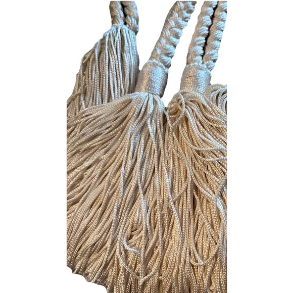 Royal Home Cream set of 5 Tasseled Napkin Ring Handmade Holiday Table Settings - Picture 3 of 3